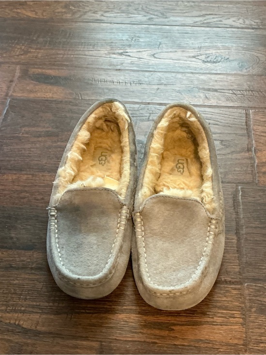 UGG Shoes - UGG Ansley Light Gray Sued Shearling Moccasin Slippers Womens Size 5